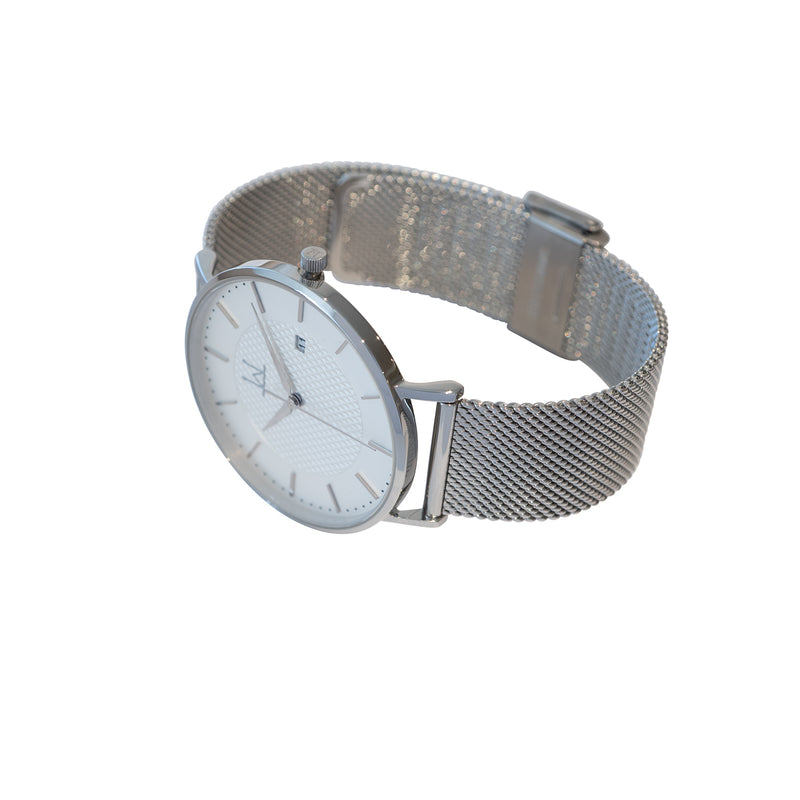 40W3 - White with Silver Case and Metal Mesh Strap